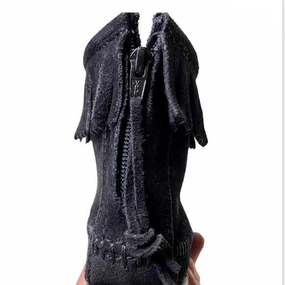 MINNETONKA Black Suede Back Zip Hard-sole Bootie Size 7 - Picture 7 of 15